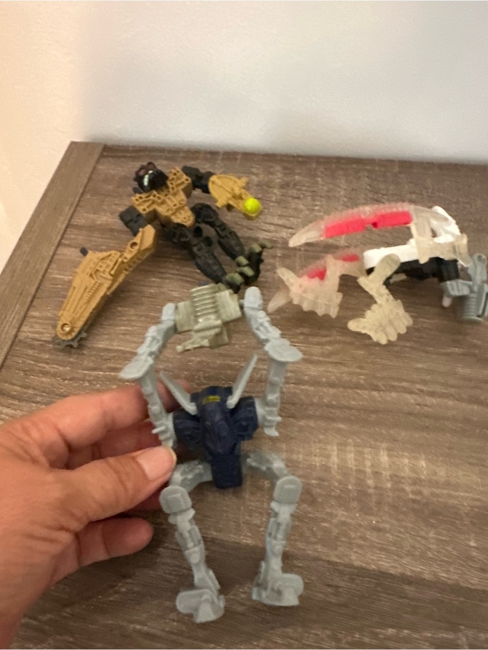 Lego bionics Kids Action Figure Playset - Gray and Tan Robotic Creatures